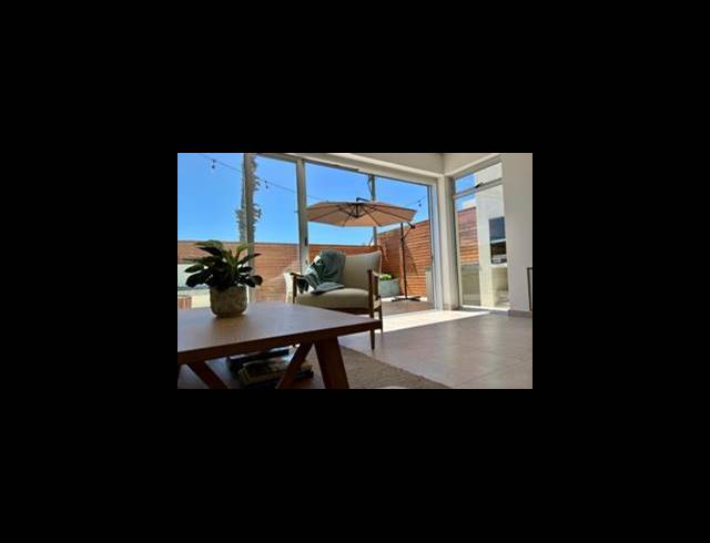 3 BEDROOM HOUSE FOR SALE IN JEFFREYS BAY CENTRAL